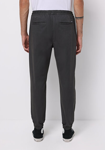 صورة من أنتراسيت للرجال بناطيل