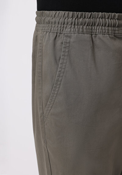 اعرض التفاصيل لـ كاكي للرجال بناطيل