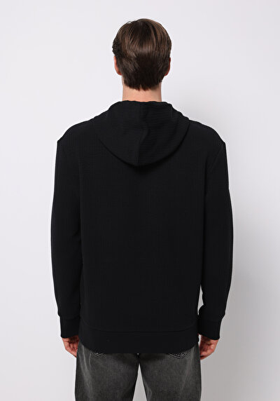 صورة من أسود للرجال بلوز