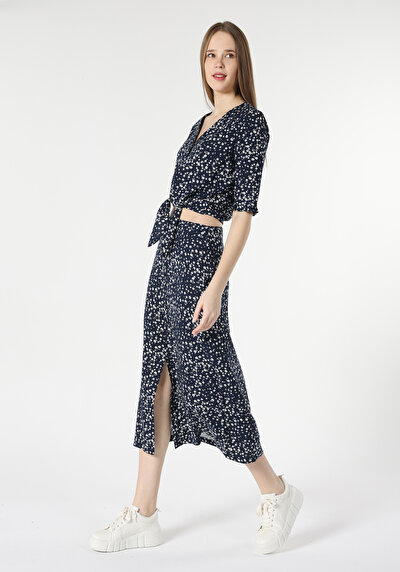 صورة من أزرق بحري للنساء تنورة