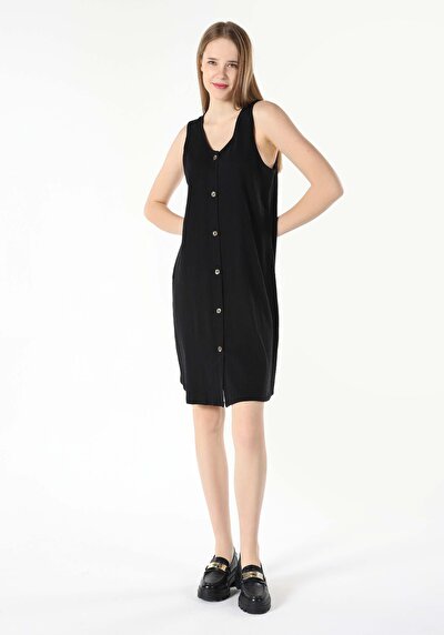 صورة من أسود للنساء فستان