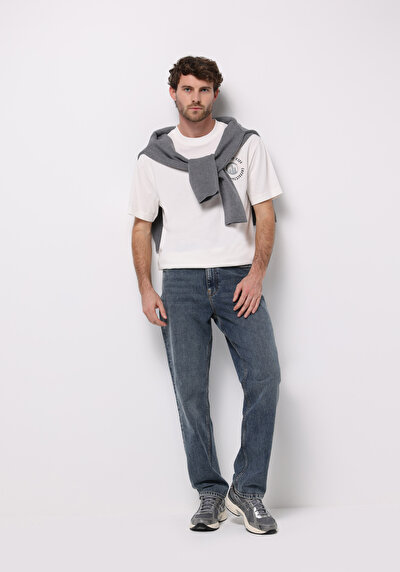 صورة من أزرق للرجال بناطيل