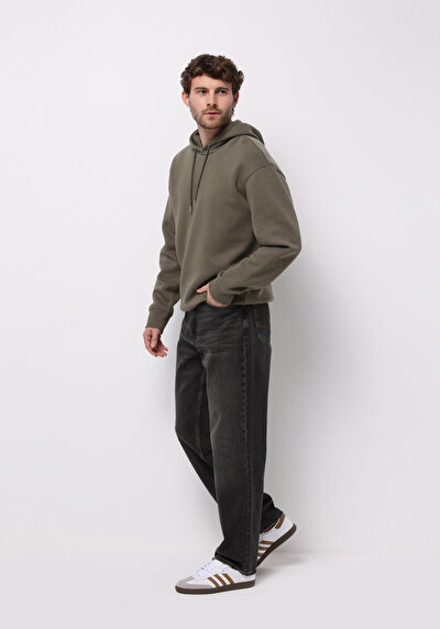 صورة من أسود للرجال بناطيل