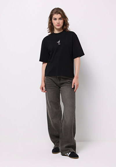 صورة من دينيم للنساء بناطيل