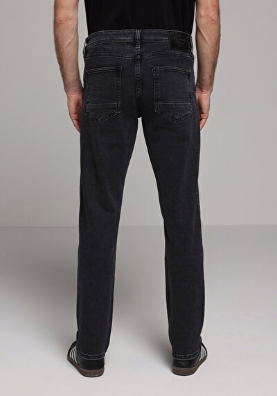 اعرض التفاصيل لـ أسود للرجال بناطيل