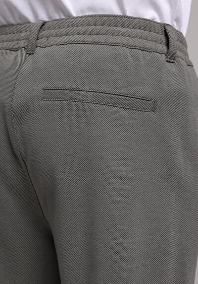 اعرض التفاصيل لـ أخضر للرجال بناطيل