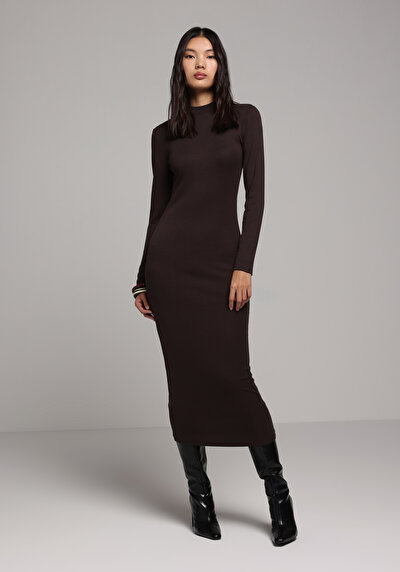 صورة من بني للنساء فستان