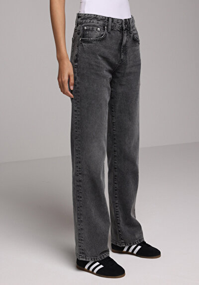 اعرض التفاصيل لـ أسود للنساء بناطيل