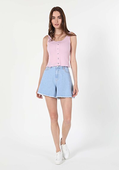 صورة من أزرق فاتح للنساء شورت