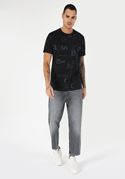 صورة من أسود للرجال تي شيرت بأكمام قصيرة