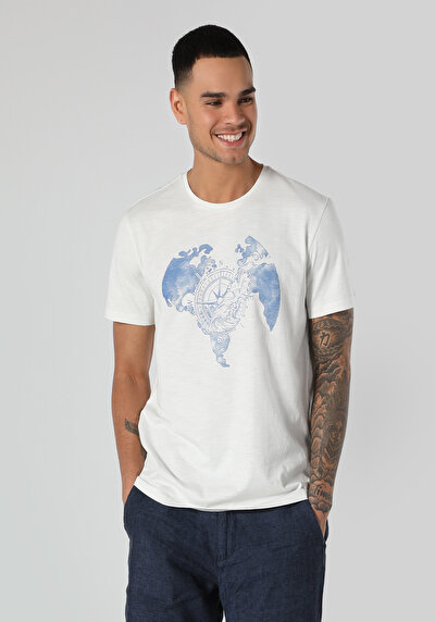 صورة من أبيض للرجال تي شيرت بأكمام قصيرة