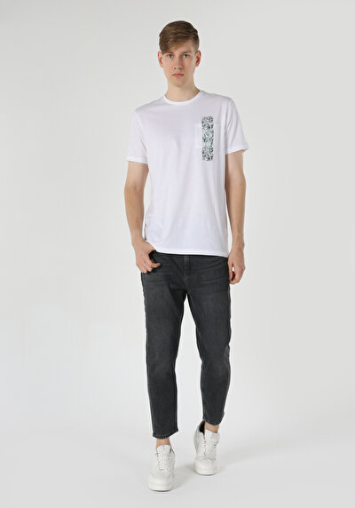 صورة من رقبة مستديرة مطبوعة للرجال أبيض بأكمام قصيرة تي شيرت