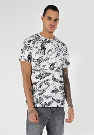 صورة من   رقبة مستديرة مطبوعة للرجال أبيض بأكمام قصيرة تي شيرت