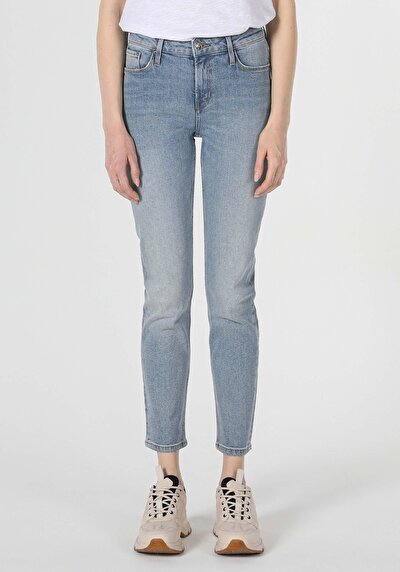 اعرض التفاصيل لـ أزرق للنساء بناطيل