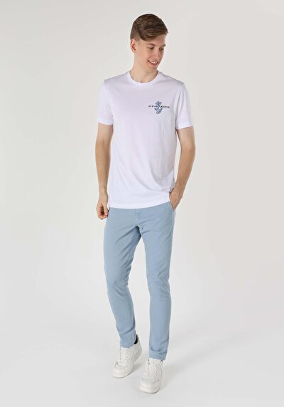 صورة من رقبة مستديرة مطبوعة للرجال أبيض بأكمام قصيرة تي شيرت