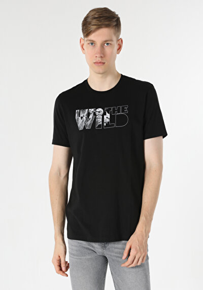 صورة من أسود للرجال تي شيرت بأكمام قصيرة