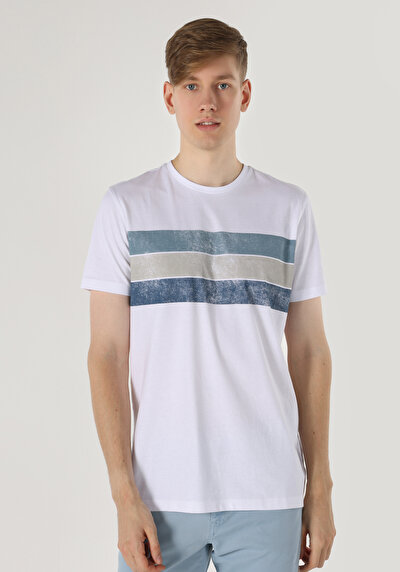 صورة من   رقبة مستديرة مستقيم تي شيرت أبيض بأكمام قصيرة للرجال