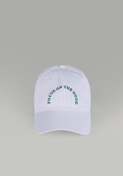 صورة من أبيض للنساء قبعة