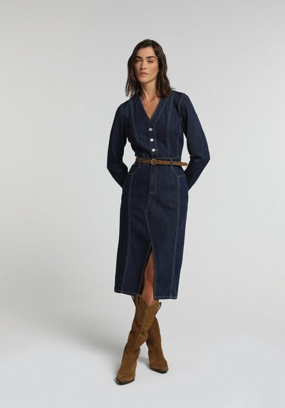 صورة من للنساء فستان