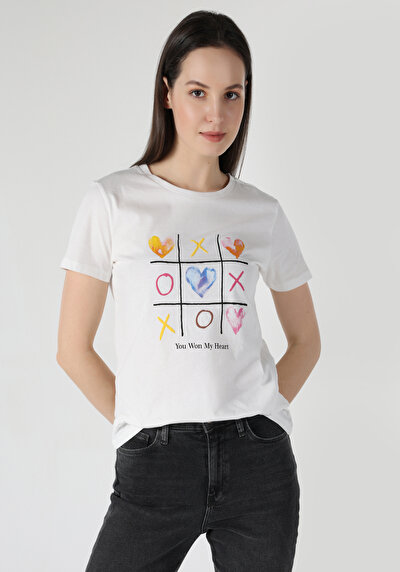 اعرض التفاصيل لـ أبيض للنساء تي شيرت بأكمام قصيرة