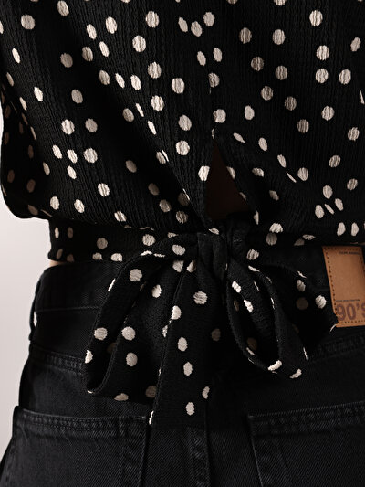 اعرض التفاصيل لـ أسود للنساء تي شيرت بأكمام قصيرة