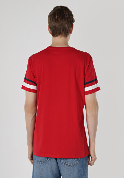 اعرض التفاصيل لـ كومفورت فيت رقبة مستديرة مستقيم رجالي أحمر كم قصير تي شيرت