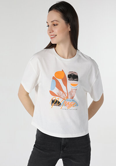 اعرض التفاصيل لـ أبيض للنساء تي شيرت بأكمام قصيرة