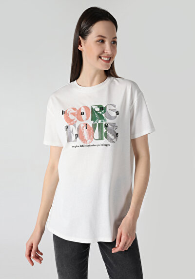 صورة من أبيض للنساء تي شيرت بأكمام قصيرة