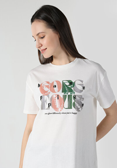 اعرض التفاصيل لـ أبيض للنساء تي شيرت بأكمام قصيرة