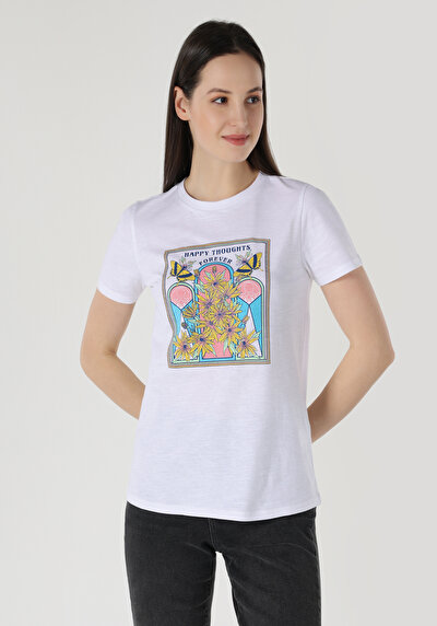 صورة من   رقبة مستديرة مطبوعة نسائية أبيض قصيرة أكمام تي شيرت