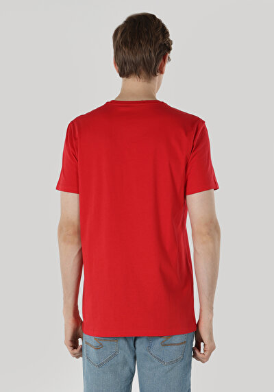 صورة من رقبة مستديرة مستقيم رجالي أحمر كم قصير تي شيرت