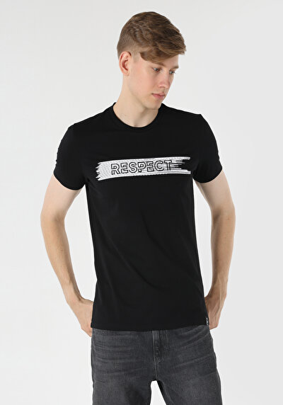 صورة من أسود للرجال تي شيرت بأكمام قصيرة