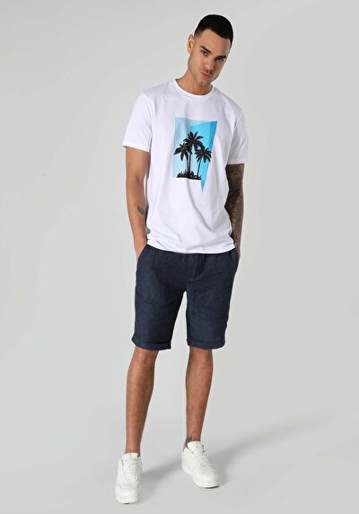 صورة من رقبة مستديرة مستقيم تي شيرت أبيض بأكمام قصيرة للرجال