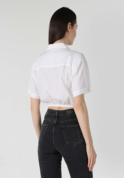 اعرض التفاصيل لـ قميص عادي رقبة مستقيم قميص أبيض بأكمام قصيرة نسائي