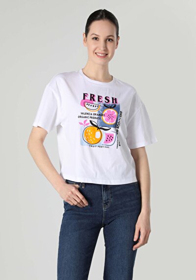 صورة من رقبة مستديرة مطبوعة نسائية أبيض قصيرة أكمام تي شيرت