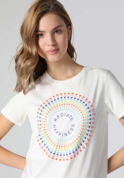 صورة من أبيض للنساء تي شيرت بأكمام قصيرة