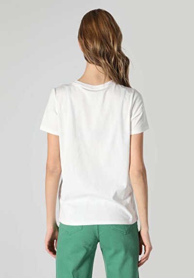 صورة من أبيض للنساء تي شيرت بأكمام قصيرة