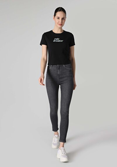 اعرض التفاصيل لـ كومفورت فيت رقبة مستديرة مطبوعة نسائية أسود كم قصير تي شيرت