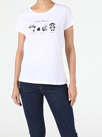 اعرض التفاصيل لـ أبيض للنساء تي شيرت بأكمام قصيرة