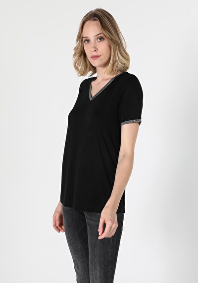 اعرض التفاصيل لـ أسود للنساء تي شيرت بأكمام قصيرة