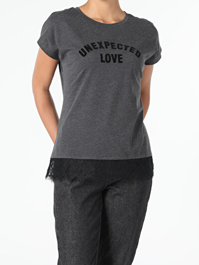 اعرض التفاصيل لـ أنتراسيت للنساء تي شيرت بأكمام قصيرة