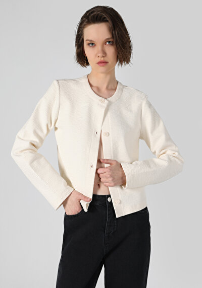 صورة من أبيض للنساء جاكيت سترة