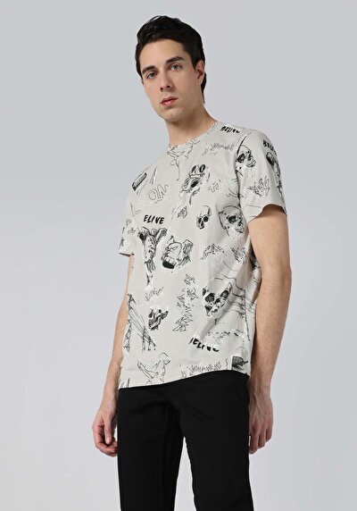 صورة من   رقبة مستديرة مطبوعة رجالي رمادي كم قصير تي شيرت