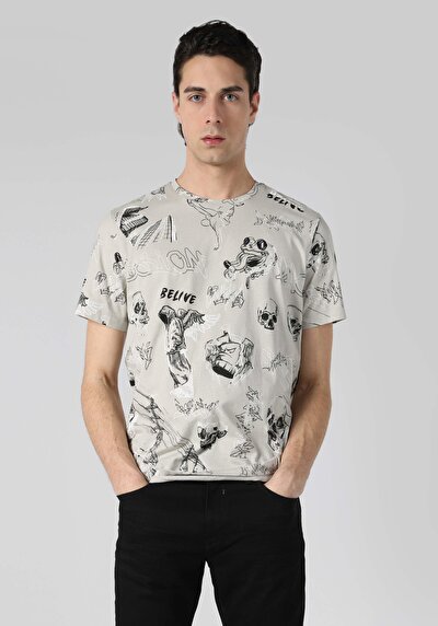 صورة من رقبة مستديرة مطبوعة رجالي رمادي كم قصير تي شيرت