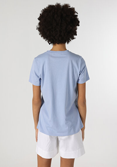 اعرض التفاصيل لـ أزرق للنساء تي شيرت بأكمام قصيرة