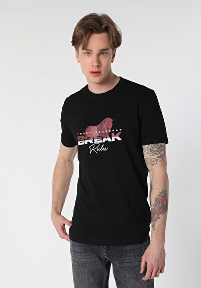 صورة من رقبة مستديرة مطبوعة رجالي أسود قصيرة الأكمام تي شيرت