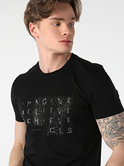 اعرض التفاصيل لـ أسود للرجال تي شيرت بأكمام قصيرة