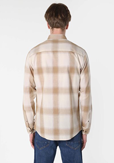 صورة من قميص عادي مقاس رقبة منقوشة رجالي بيج كم طويل قميص