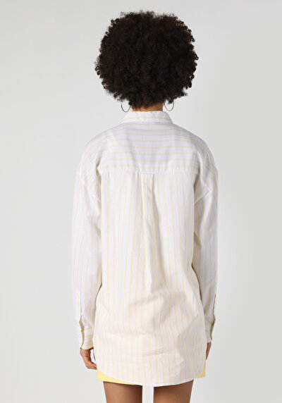 صورة من أصفر للنساء قميص كم طويل