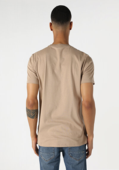 صورة من قصة عادية رقبة مستديرة مستقيم رجالي رمادي كم قصير تي شيرت